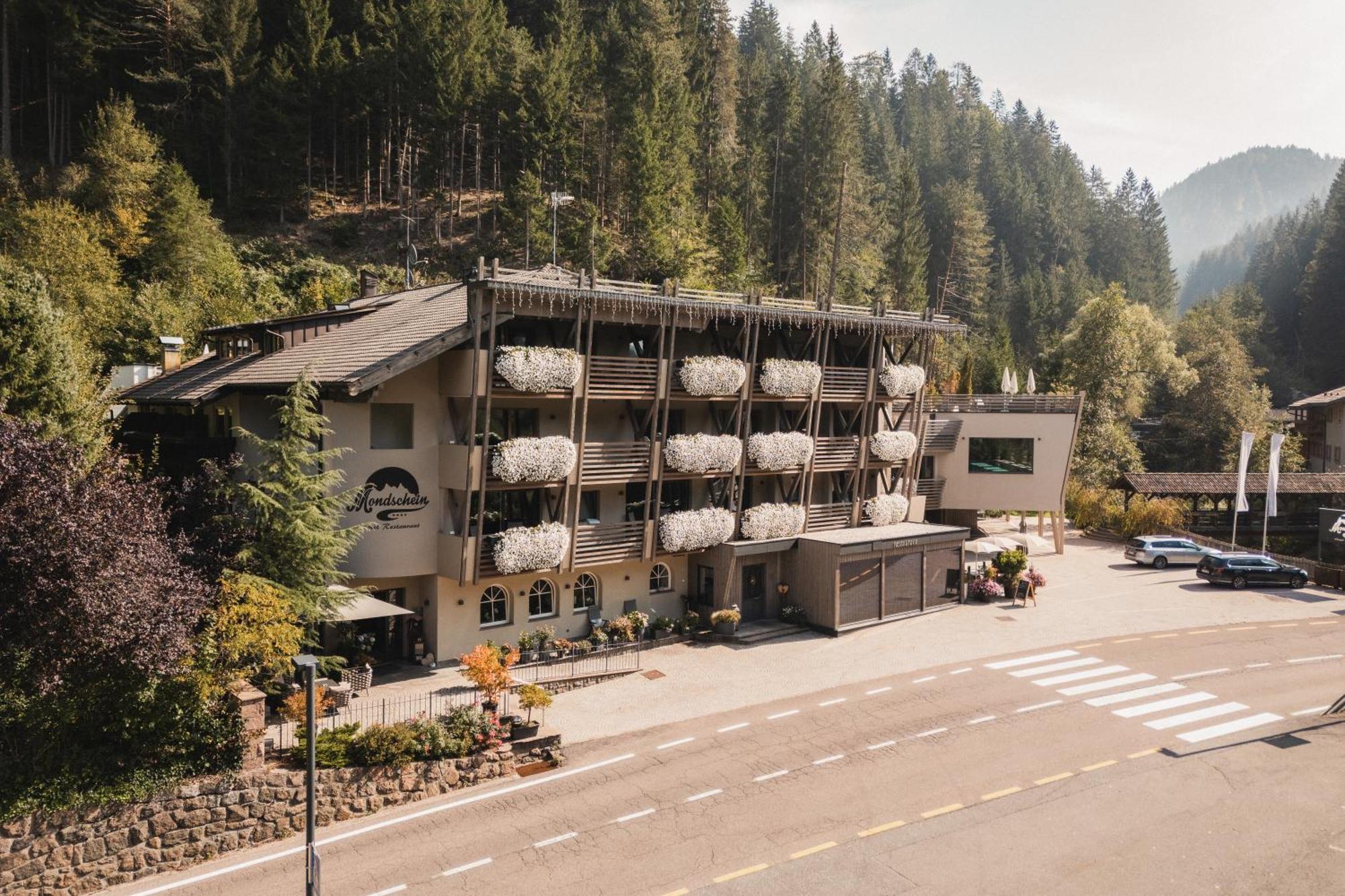 Das Mondschein Obereggen Esterno foto